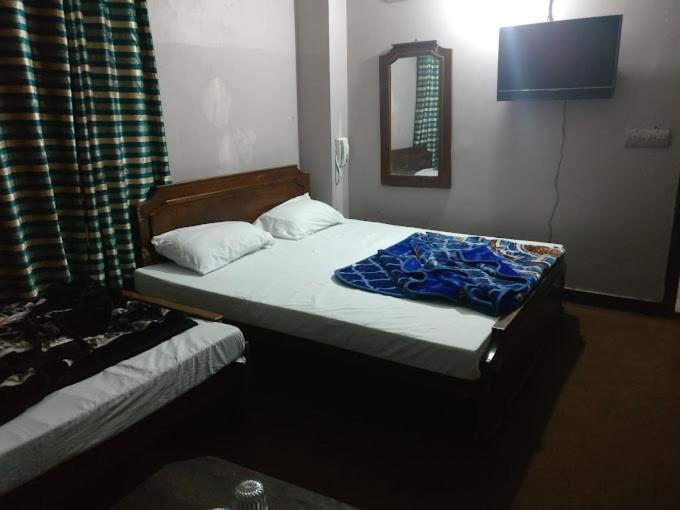 Al Rehman Hotel Лахор Экстерьер фото